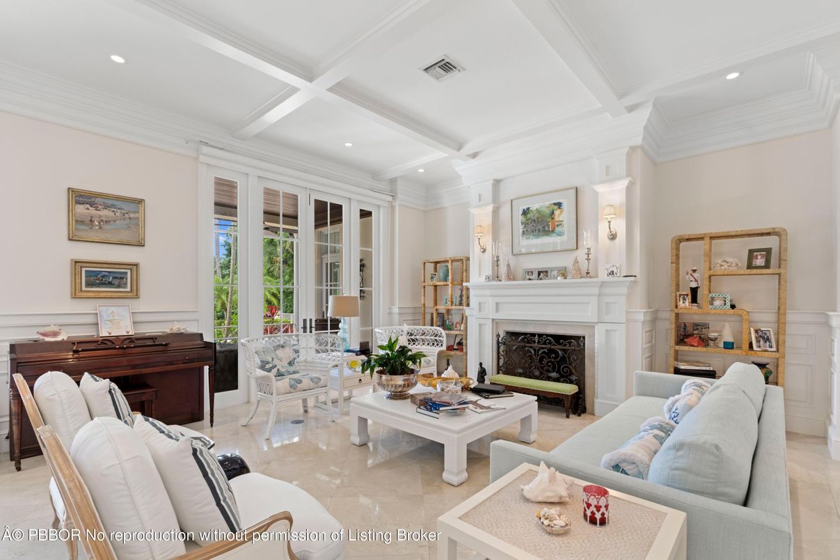 Fireplace, Interior, Living room, Piano, Recessed Lighting