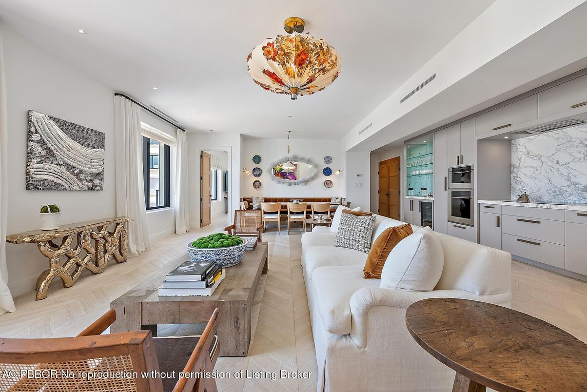 Interior, Kitchen, Living room, Marble Walls, Recessed Lighting