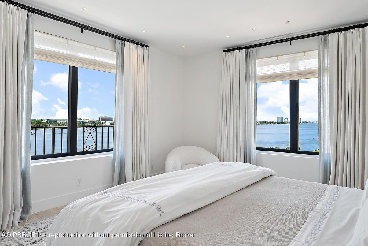 Bedroom, Interior, Recessed Lighting, Water