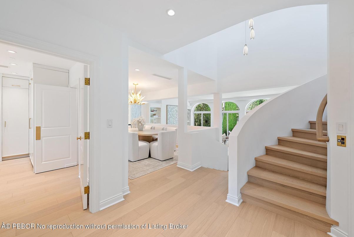 Chandelier, Dining room, Interior, Recessed Lighting, Wood Texture Flooring