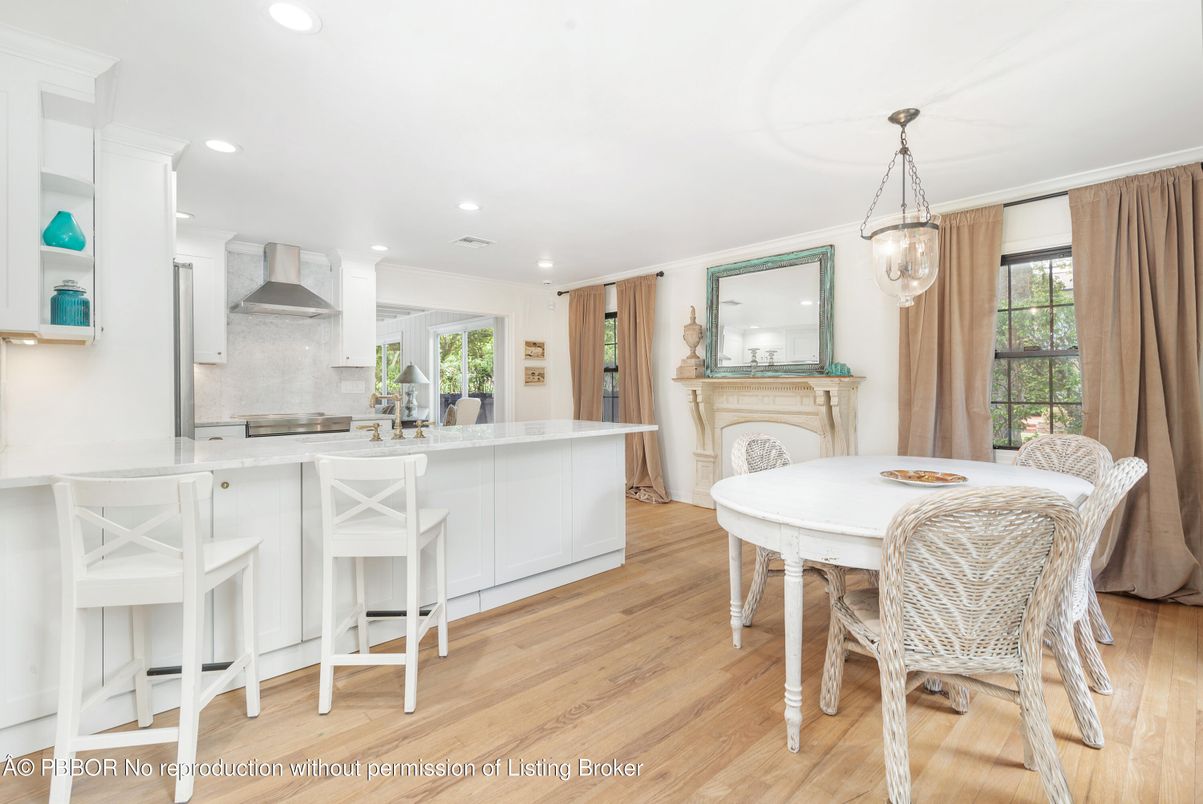 Dining room, Interior, Kitchen, Pendant Lights, Recessed Lighting, Wood Texture Flooring
