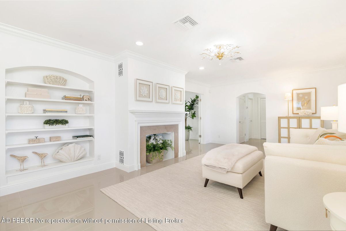 Fireplace, Interior, Recessed Lighting