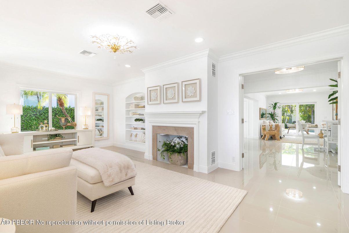 Fireplace, Interior, Recessed Lighting