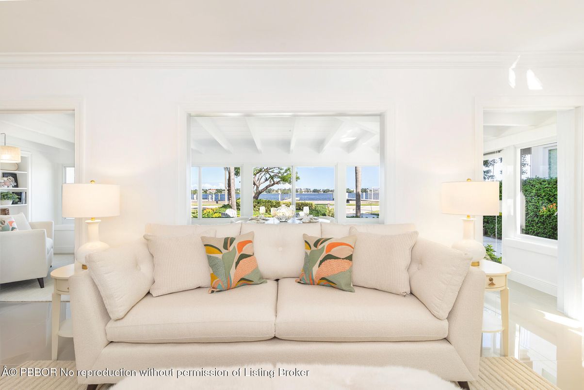 Interior, Living room, Water