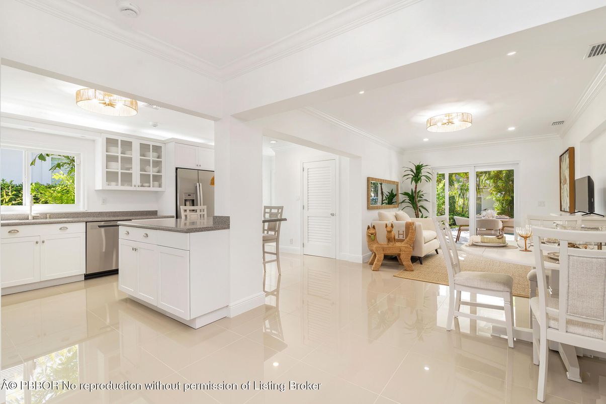 Chandelier, Dining room, Interior, Kitchen, Living room, Recessed Lighting, Stainless Steel Appliances