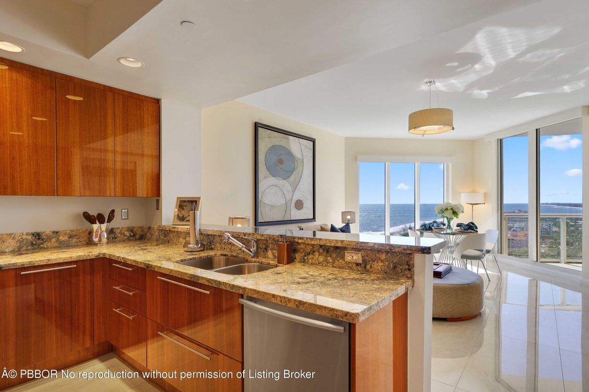 Dining room, Interior, Kitchen, Recessed Lighting, Water