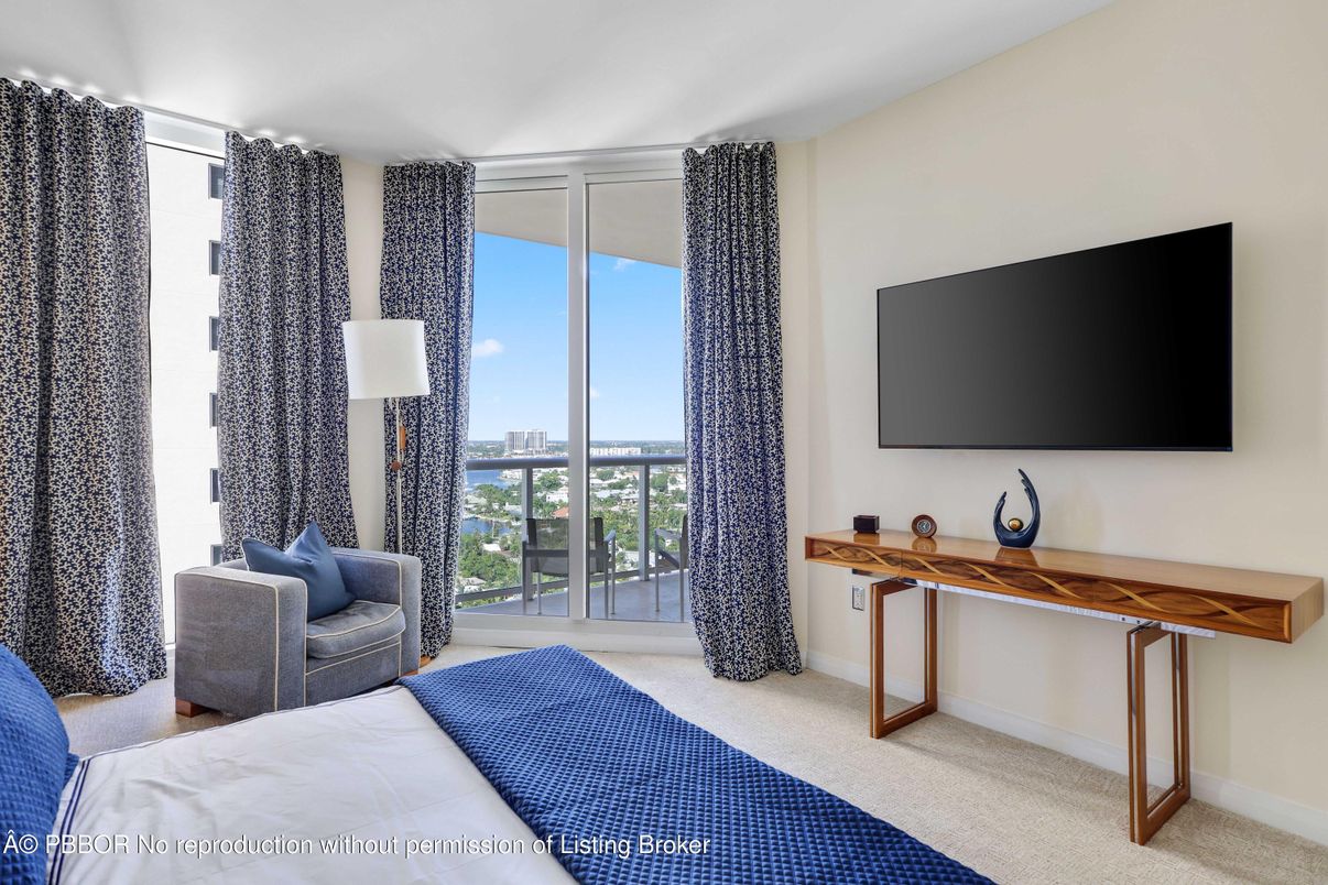 Bedroom, Interior, Water