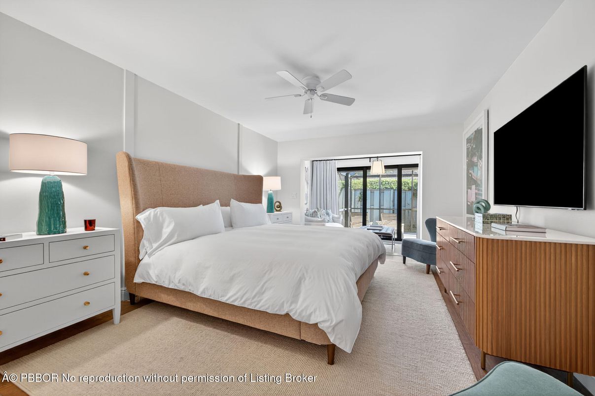 Bedroom, Interior, Water