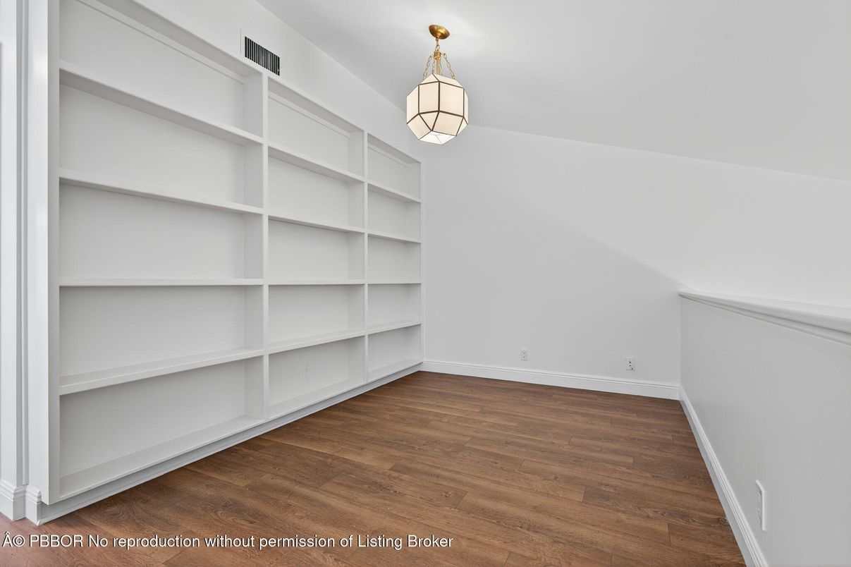 Interior, Pendant Lights, Wood Texture Flooring