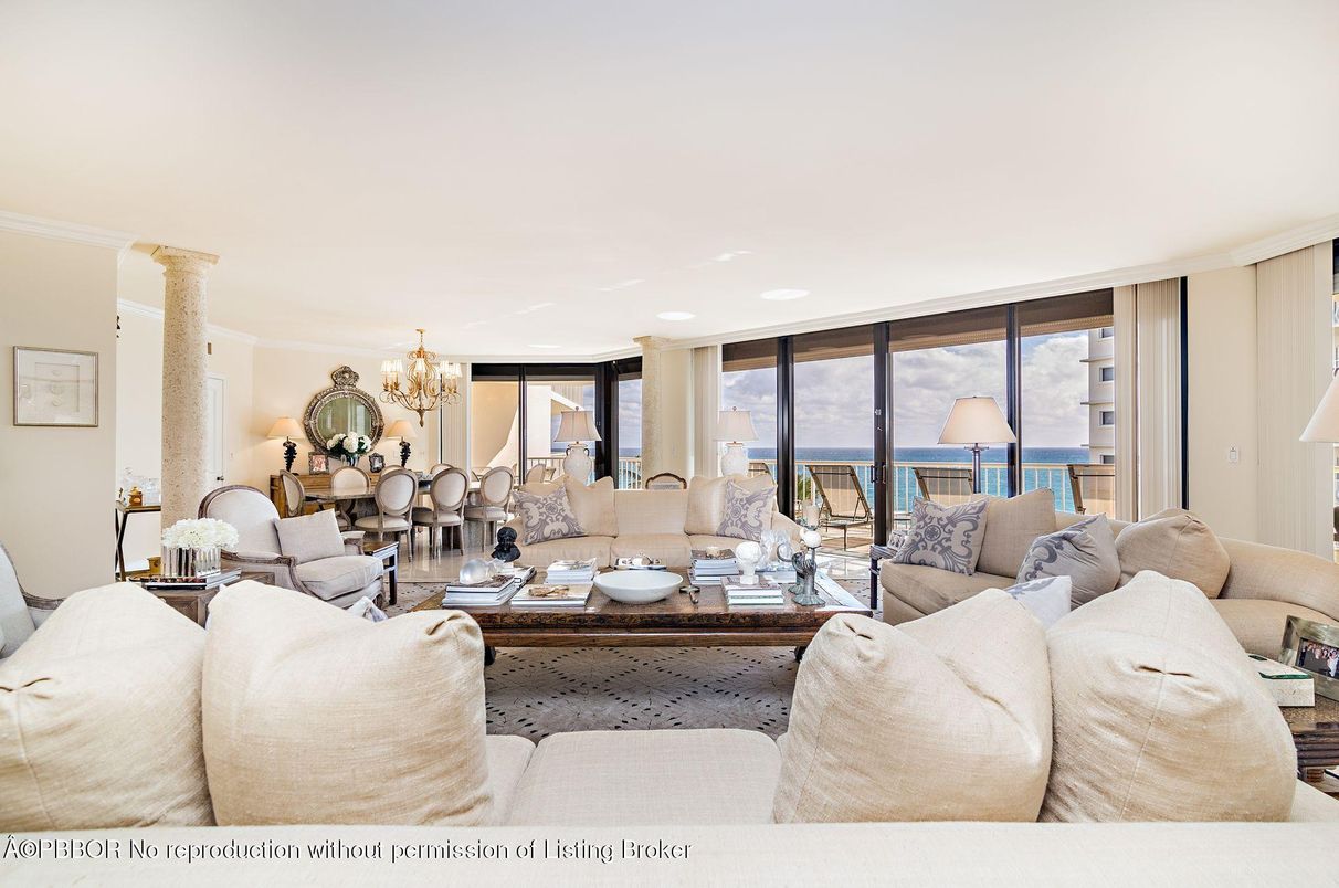Chandelier, Dining room, Interior, Living room, Water