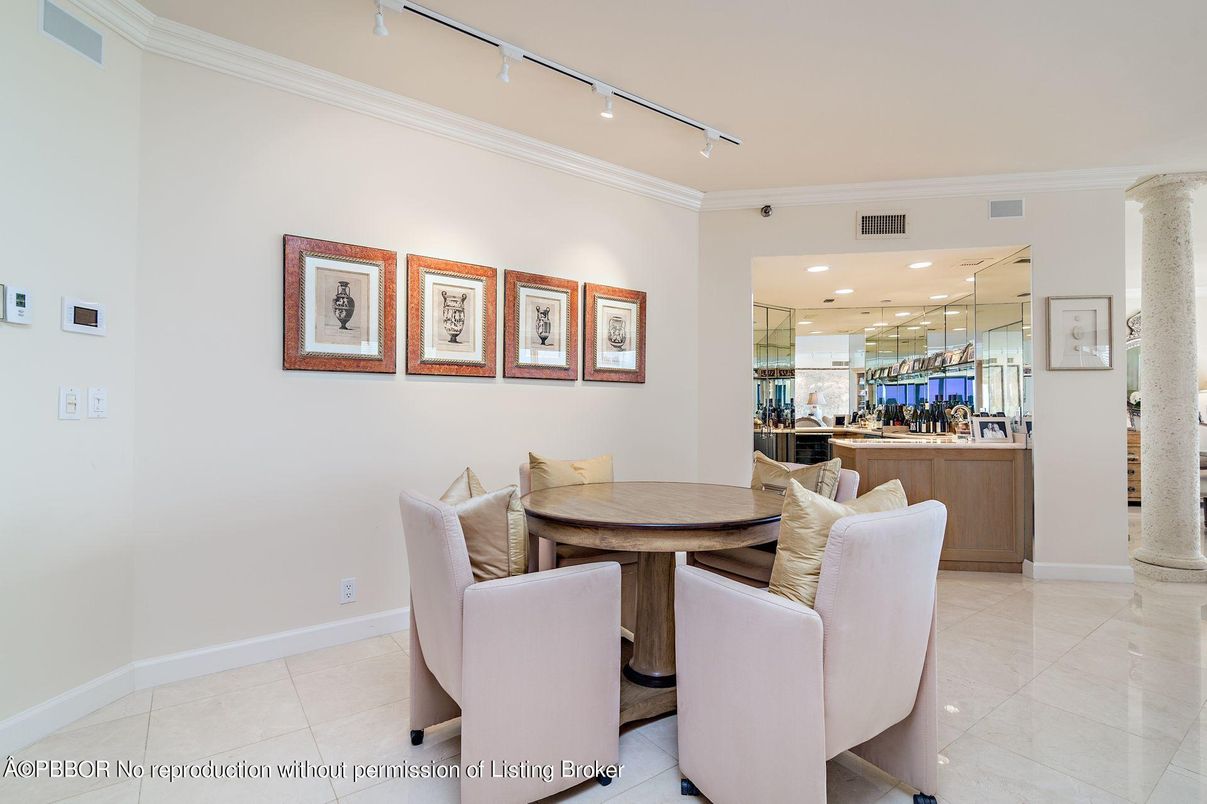 Dining room, Interior, Recessed Lighting