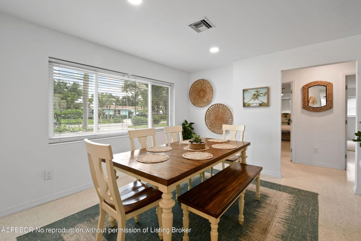 Dining room, Interior, Recessed Lighting