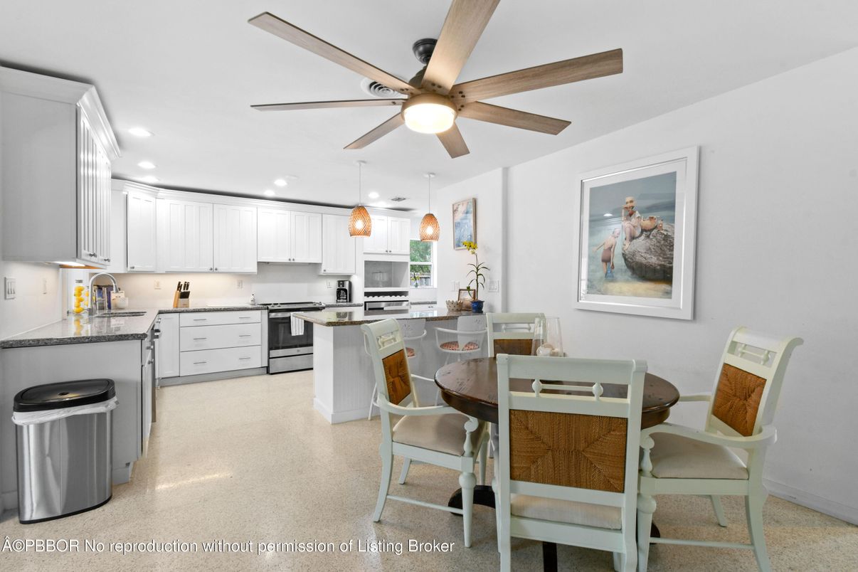 Dining room, Interior, Kitchen, Recessed Lighting