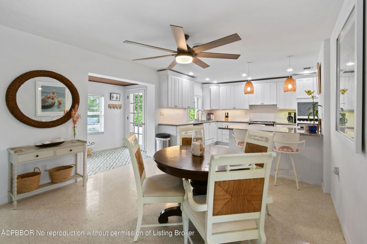 Dining room, Interior, Kitchen, Recessed Lighting