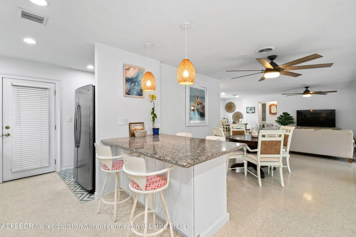 Dining room, Interior, Living room, Pendant Lights, Recessed Lighting