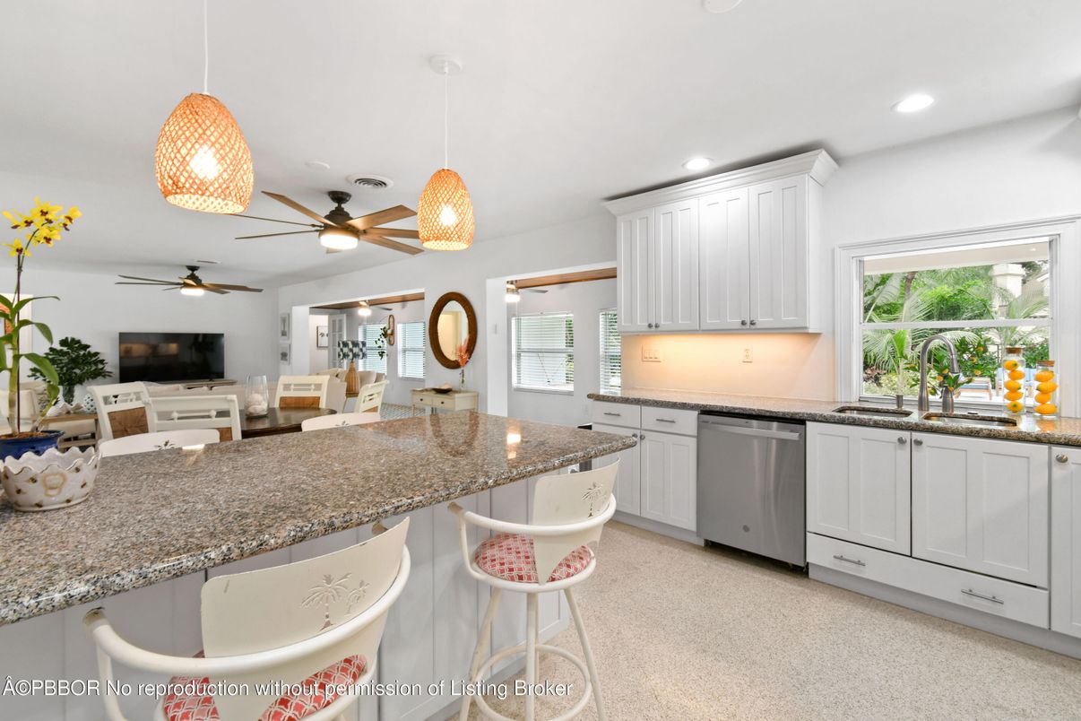 Dining room, Interior, Kitchen, Pendant Lights, Recessed Lighting