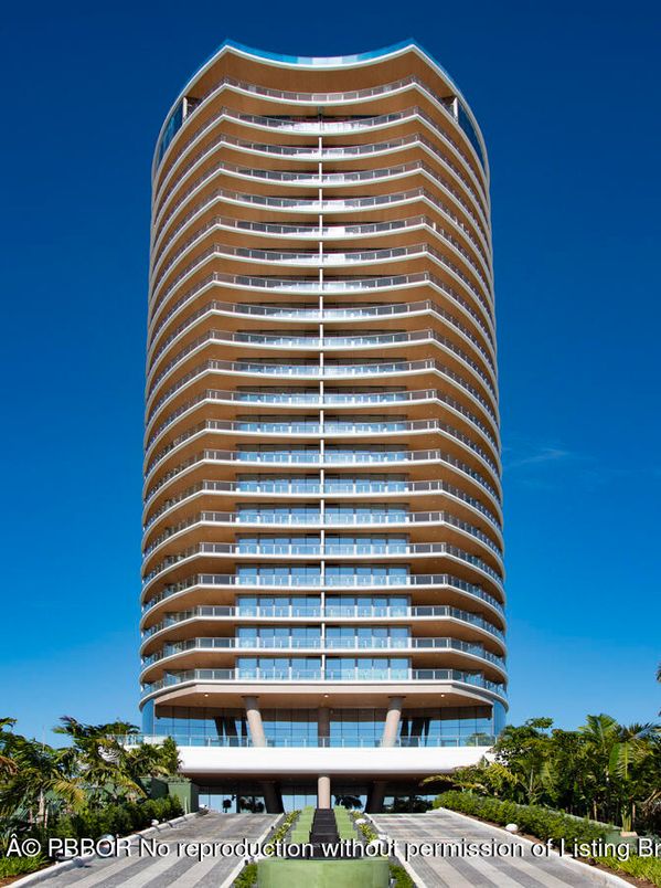 Exterior, Facade, Condo Building