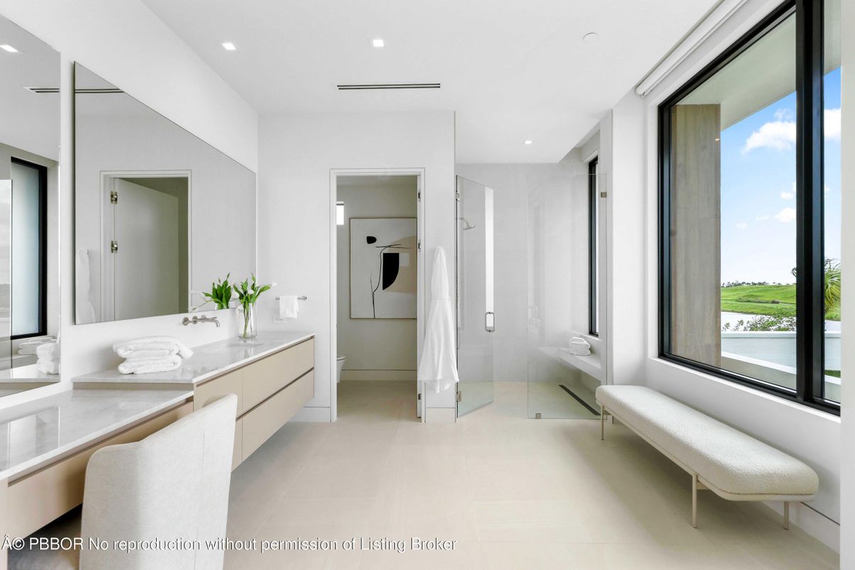 Bathroom, Interior, Recessed Lighting