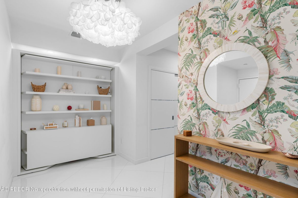 Chandelier, Interior