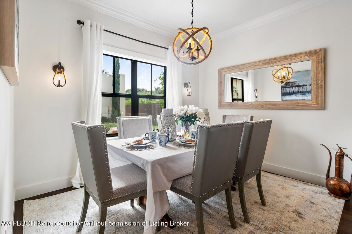 Chandelier, Dining room, Interior, Pendant Lights