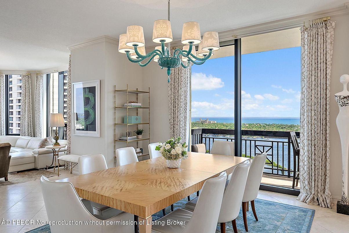 Chandelier, Dining room, Interior, Living room, Water