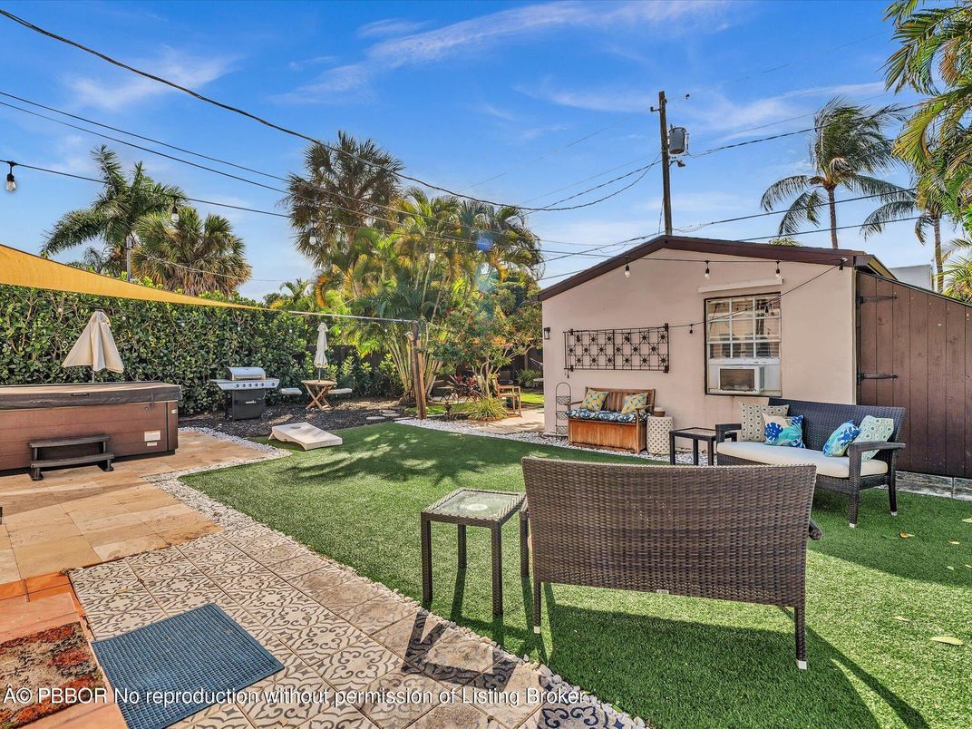 Backyard, Exterior, Hot Tub