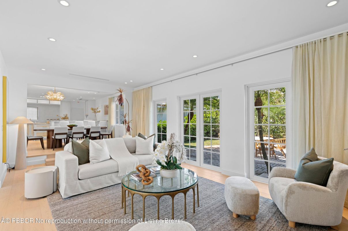 Dining room, Interior, Living room, Pendant Lights, Recessed Lighting, Wood Texture Flooring