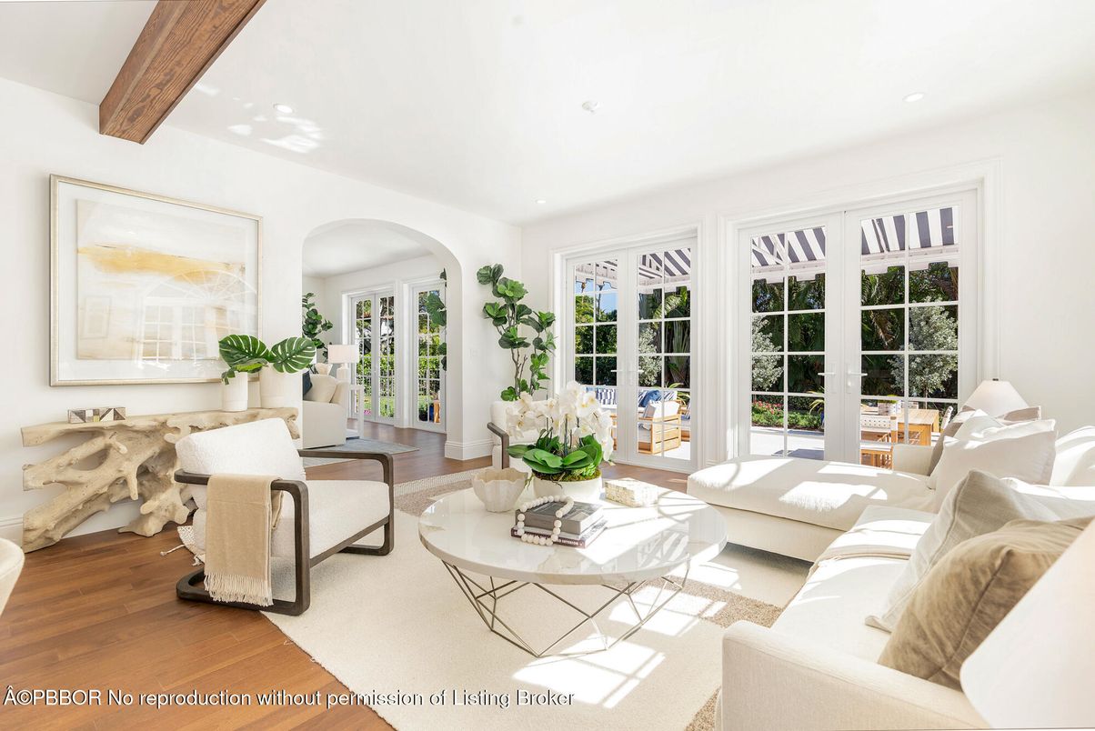 Interior, Living room, Recessed Lighting, Wooden Beams, Wood Texture Flooring