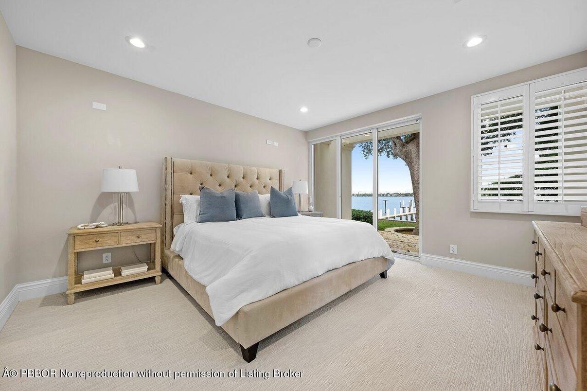 Bedroom, Interior, Recessed Lighting, Water