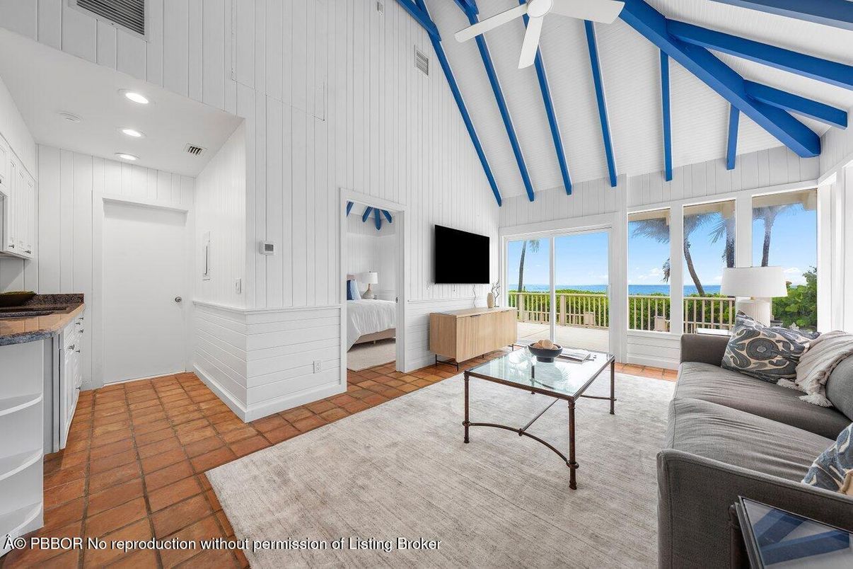 Interior, Living room, Recessed Lighting, Water