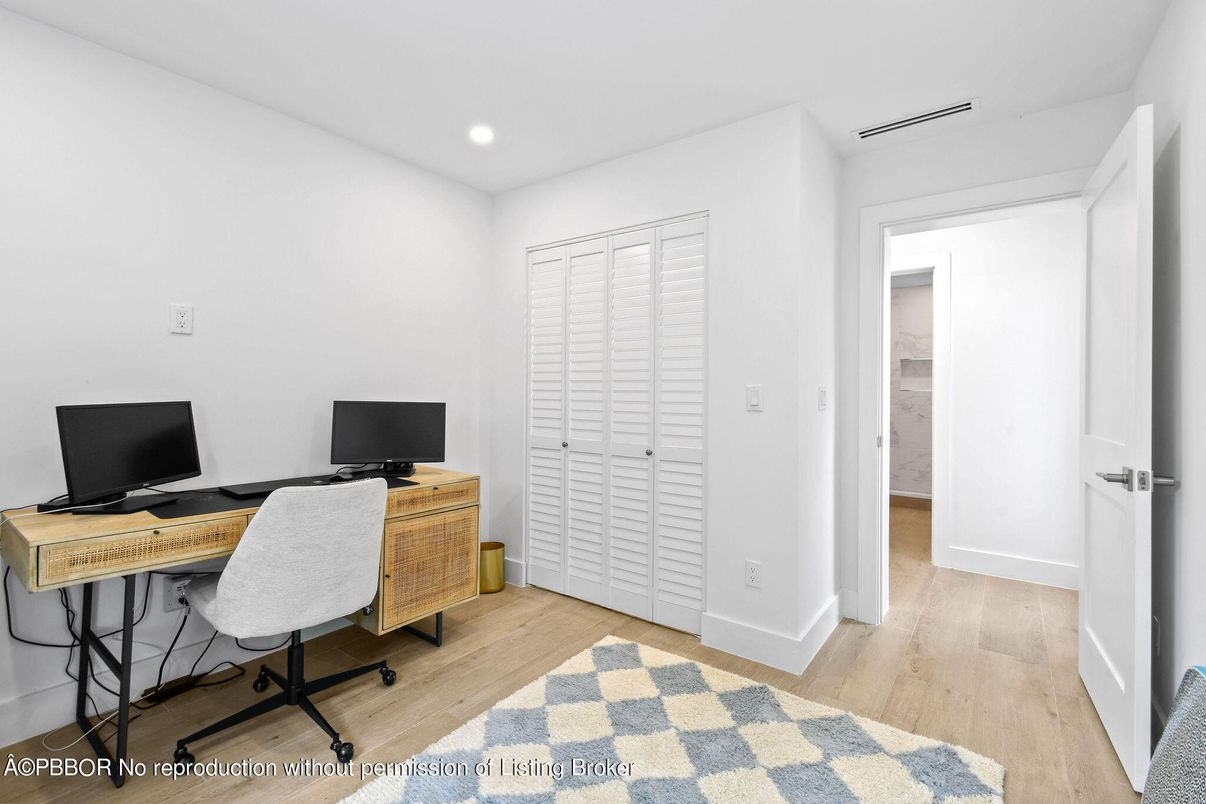 Home Office, Interior, Recessed Lighting, Wood Texture Flooring