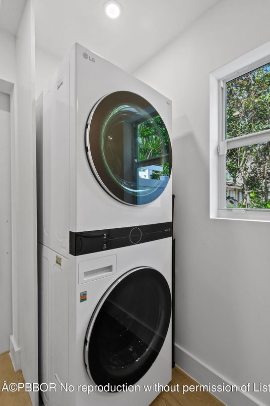 Interior, Recessed Lighting, Utility Closets, Washer