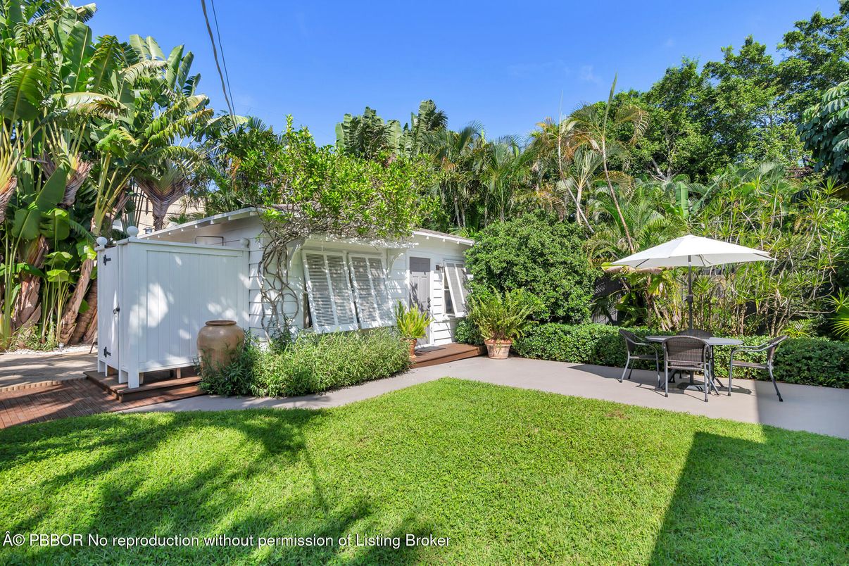 Backyard, Detached Garage, Exterior