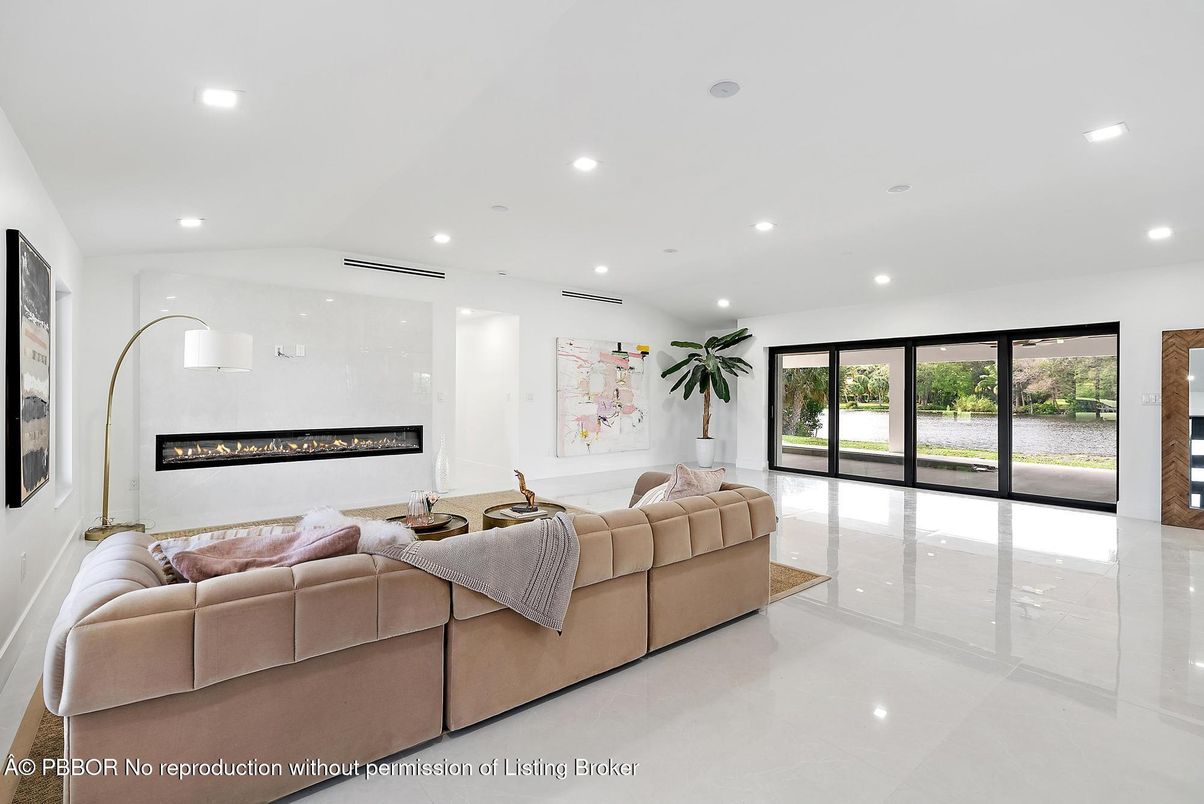 Fireplace, Interior, Living room, Recessed Lighting