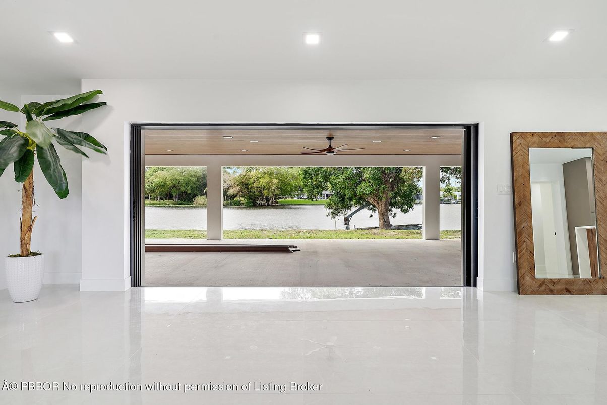 Interior, Recessed Lighting, Water