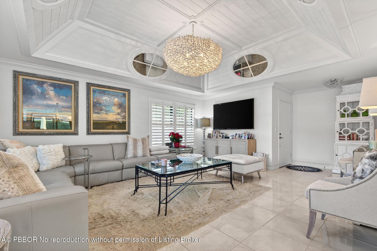 Chandelier, Interior, Living room