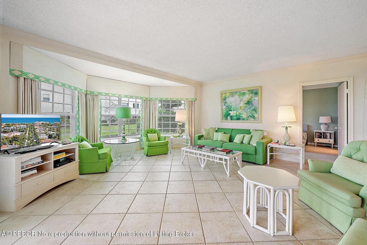 Interior, Living room, Water