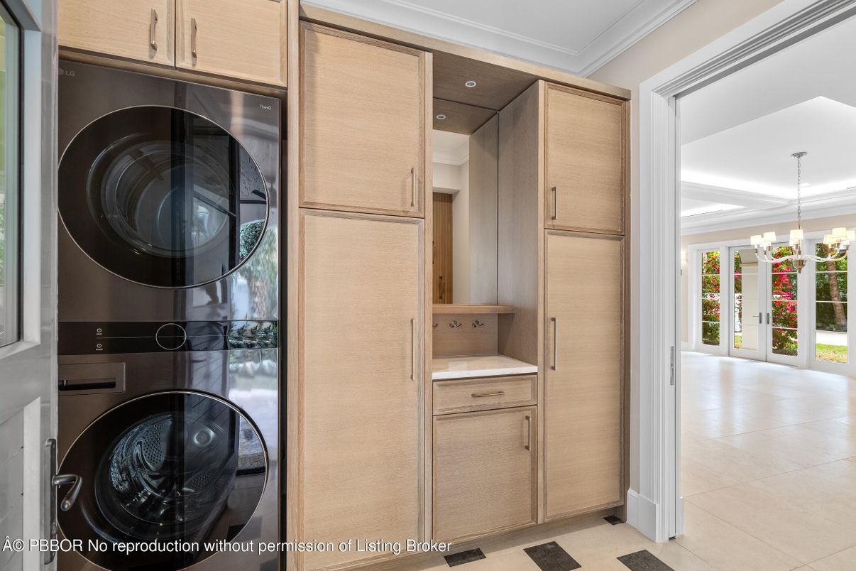 Chandelier, Interior, Utility Closets, Washer