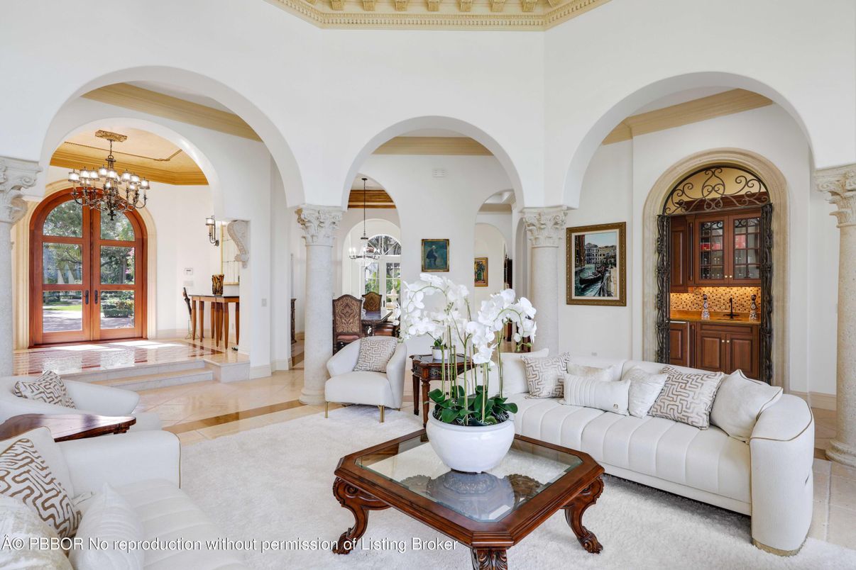 Chandelier, Interior, Living room