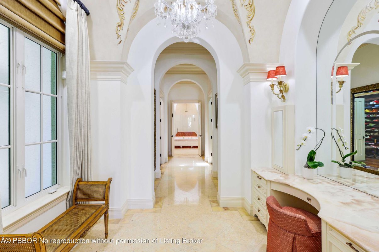 Chandelier, Interior