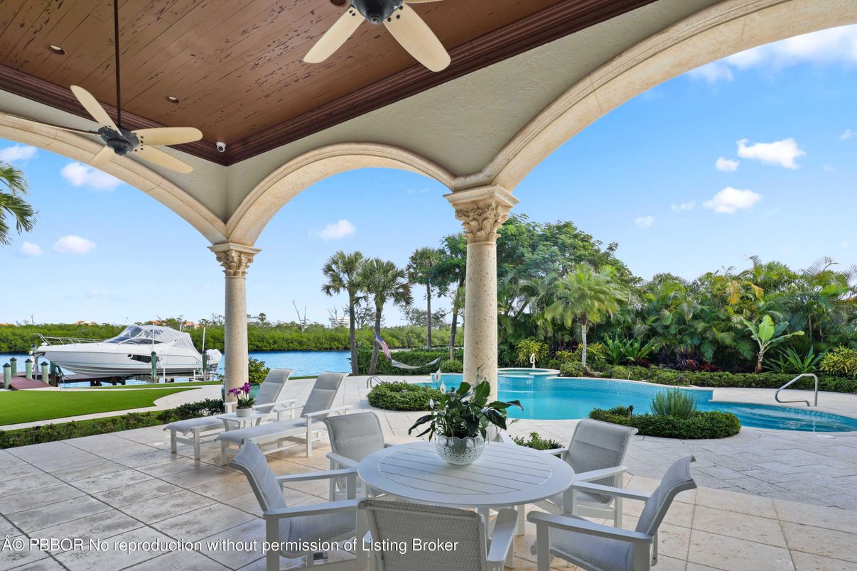 Exterior, Pool, Water