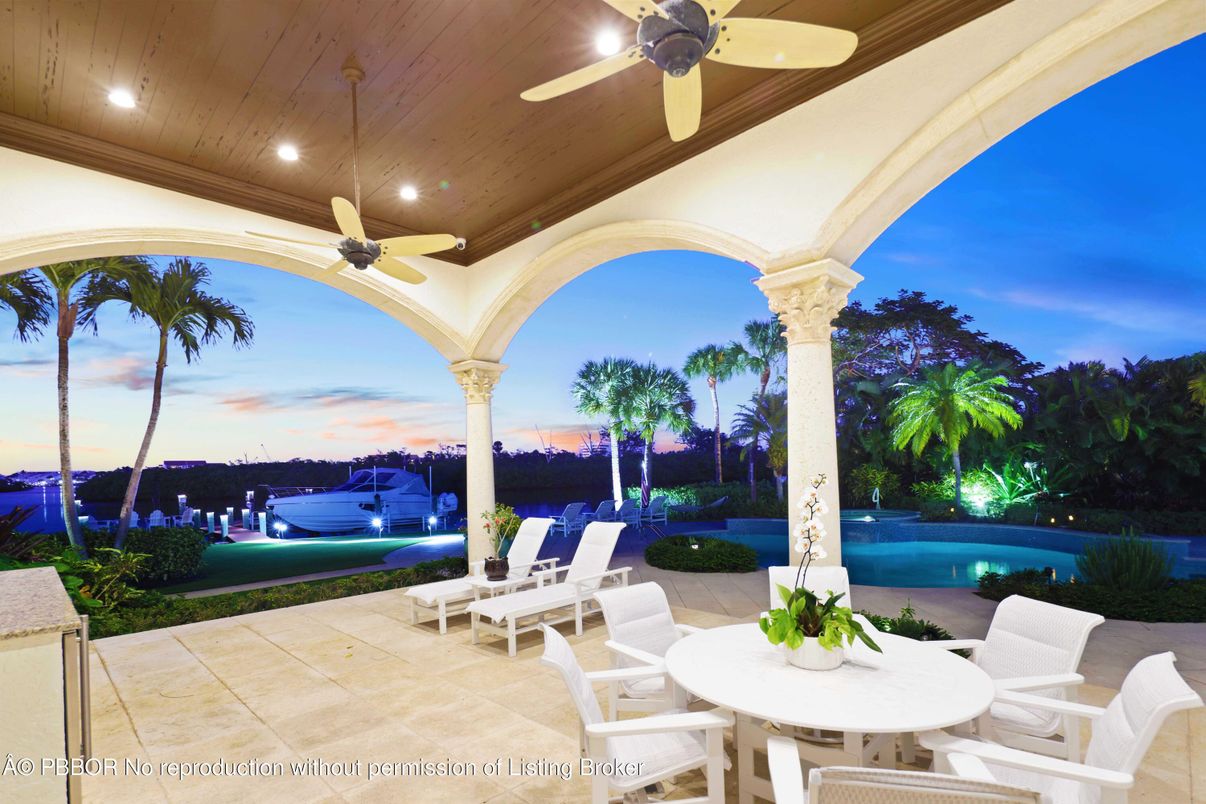 Exterior, Pool, Water