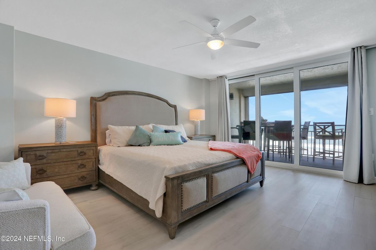 Bedroom, Interior, Water, Wood Texture Flooring