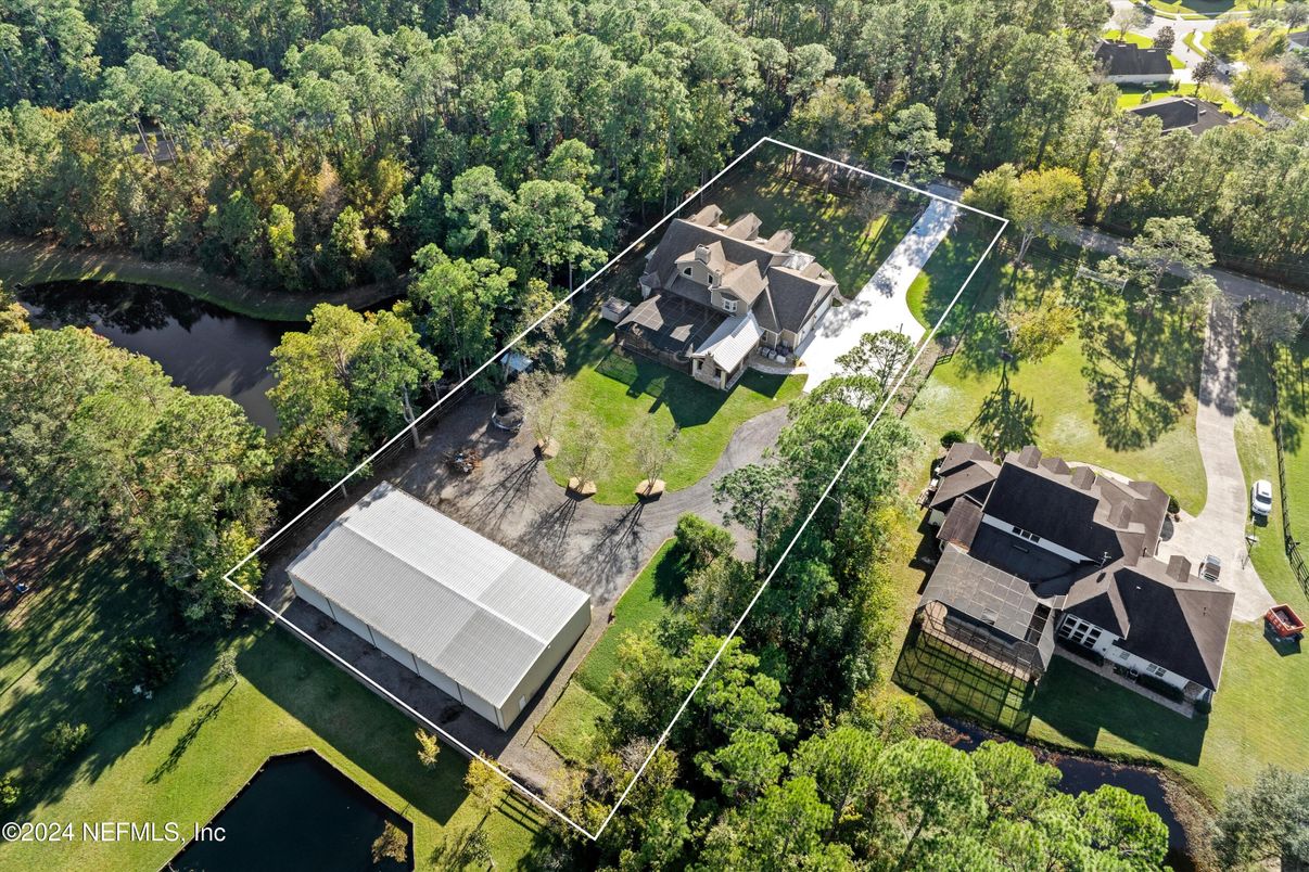 Exterior, Drone
