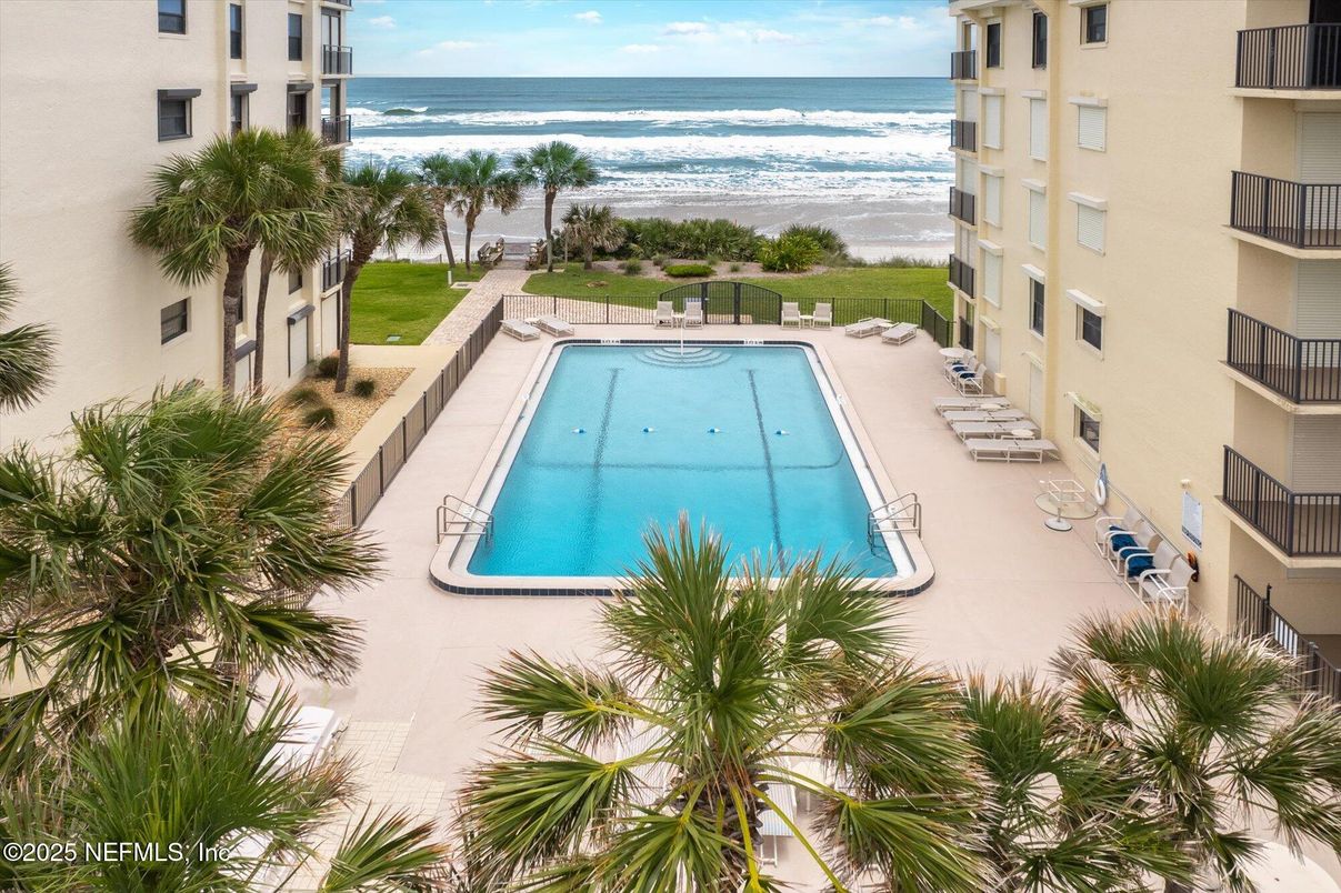Exterior, Pool, Water