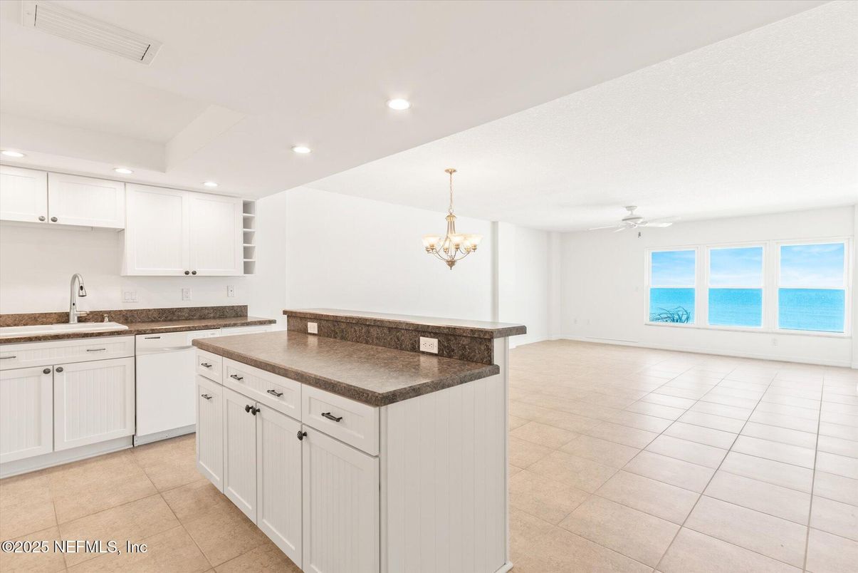 Chandelier, Interior, Kitchen, Recessed Lighting, Water