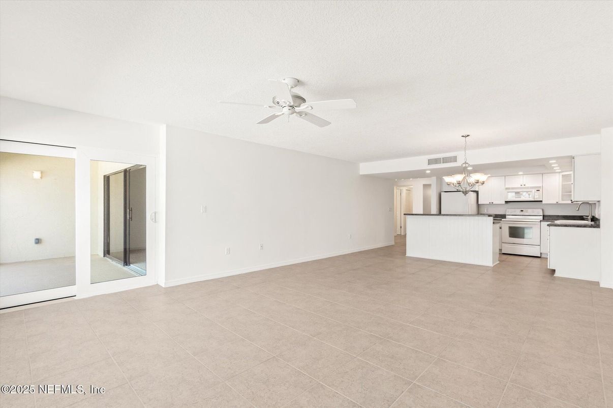 Chandelier, Empty room, Interior, Kitchen
