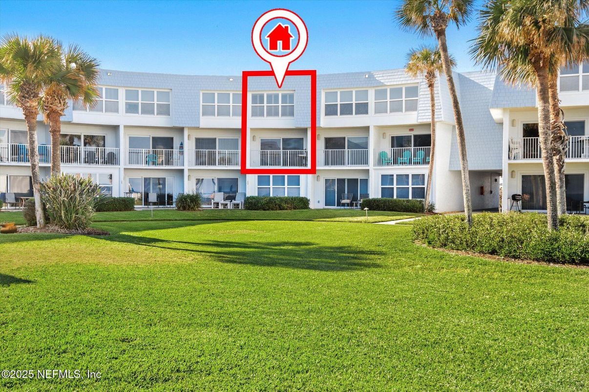 Backyard, Exterior, Facade, Condo Building
