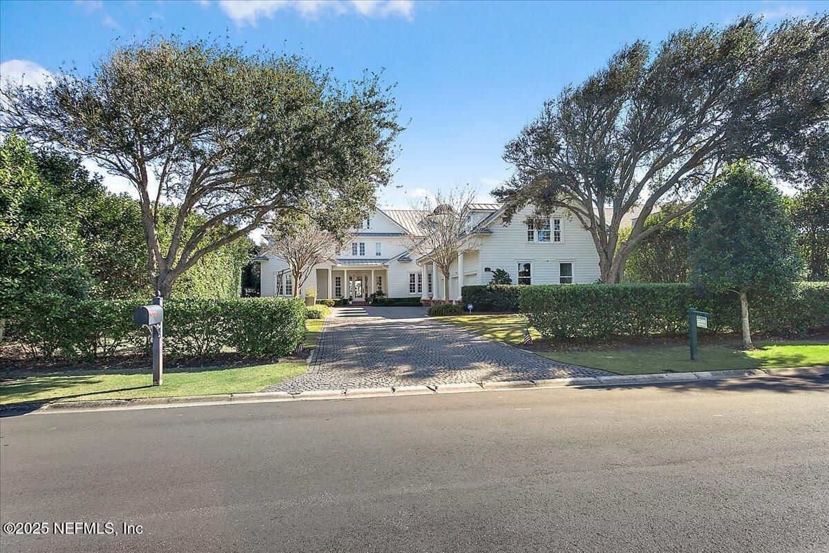 Exterior, Facade, Farmhouse