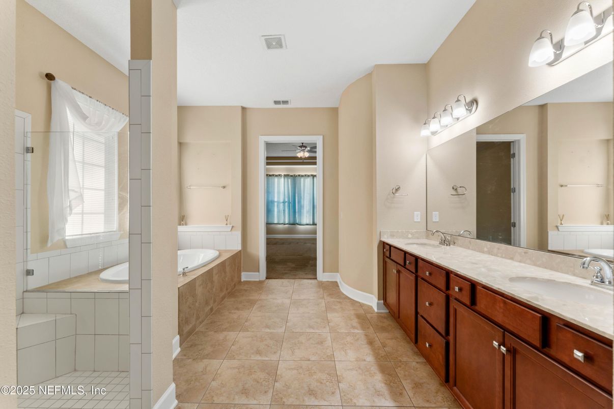 Bathroom, Dual Sink Vanities, Interior